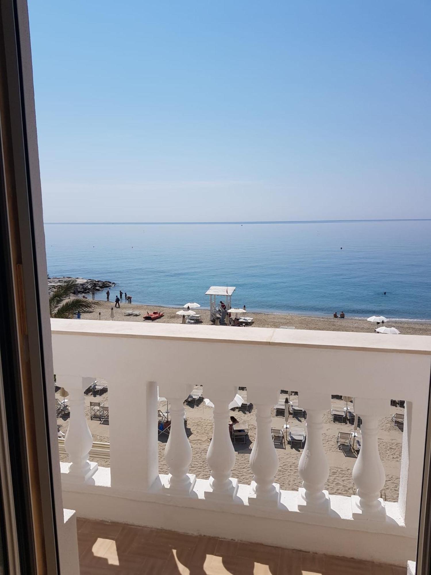 Blu Sea Apartments Pietra Ligure Εξωτερικό φωτογραφία